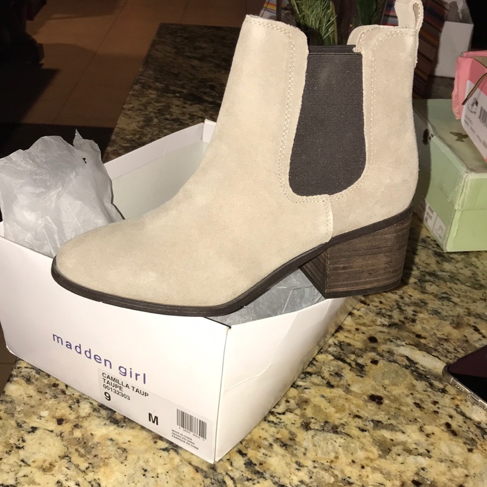 Country style booties